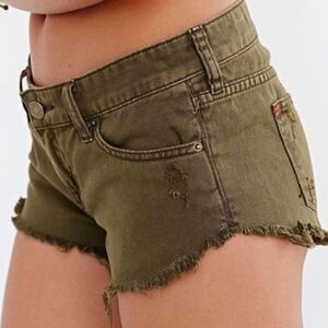 Brandy Melville olive green cut-off Jean shorts size 27‎